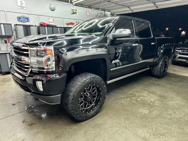 2017 Chevrolet Silverado 1500 High Country's photo