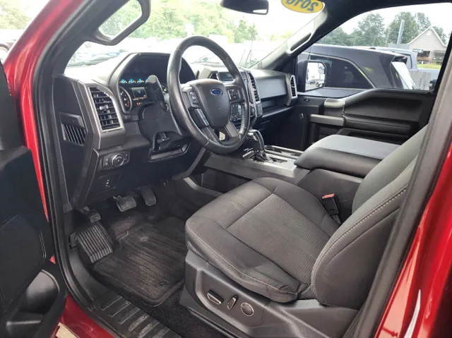 2016 Ford F-150 XLT photo 12