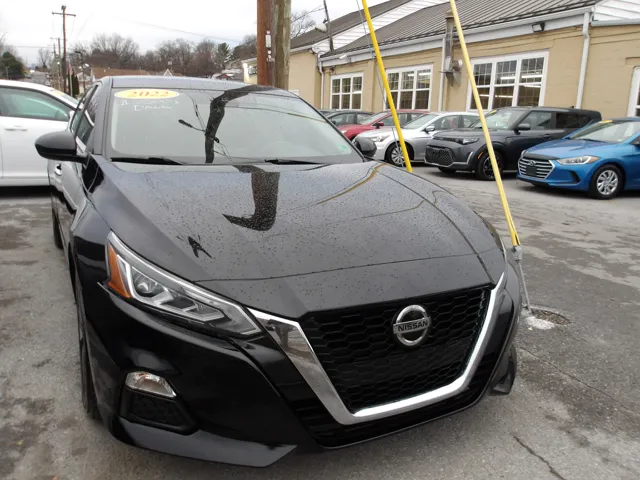 2022 Nissan Altima SV's photo