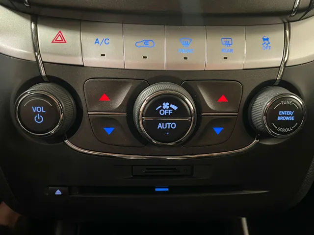 2011 Dodge Journey Lux photo 13