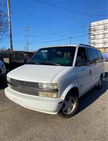 1999 Chevrolet Astro's photo