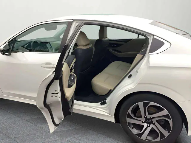 2020 Subaru Legacy Limited - Photo 17