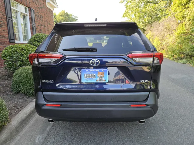 2022 Toyota RAV4 XLE photo 4