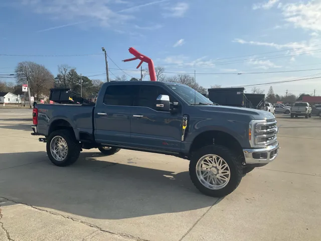2023 Ford F-250 Super Duty Lariat's photo