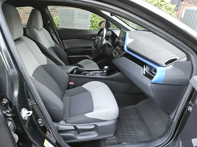2019 Toyota C-HR XLE Limited photo 25