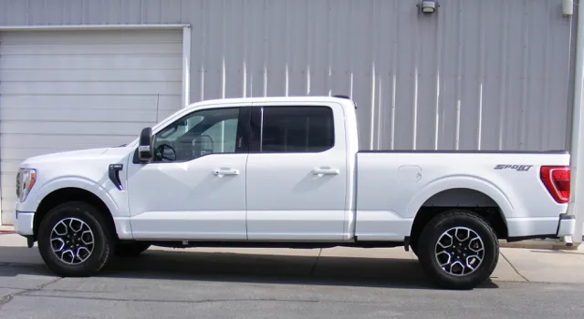 2023 Ford F-150 XLT - Photo 3