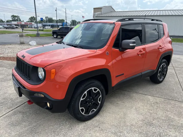 2017 Jeep Renegade Trailhawk photo 2