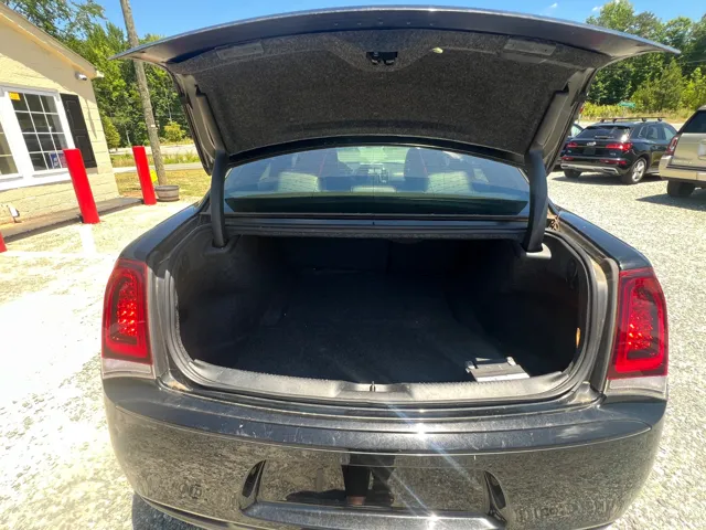 2019 Chrysler 300 S - Photo 10