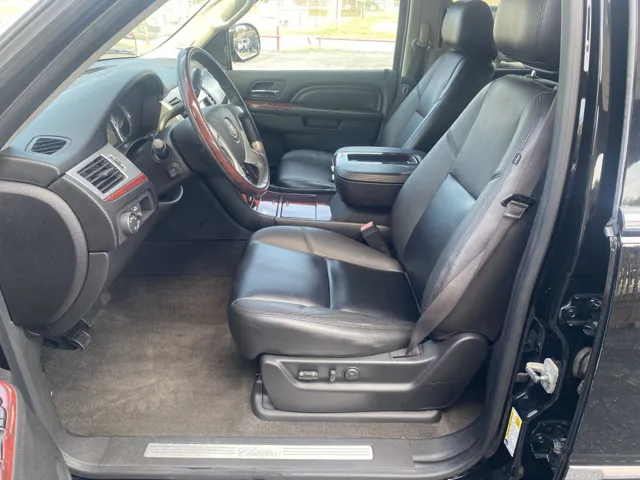 2013 Cadillac Escalade Premium photo 6