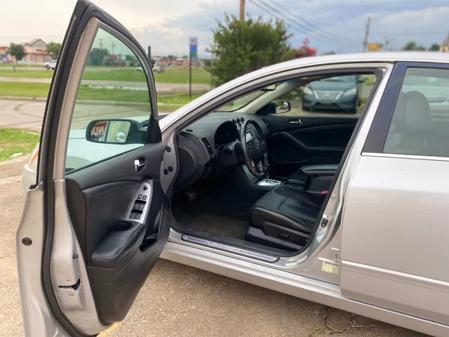 2011 Nissan Altima - Photo 8