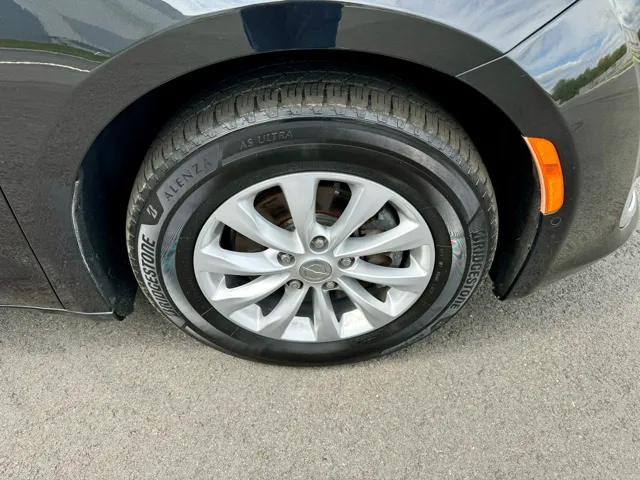 2018 Chrysler Pacifica Touring L - Photo 12