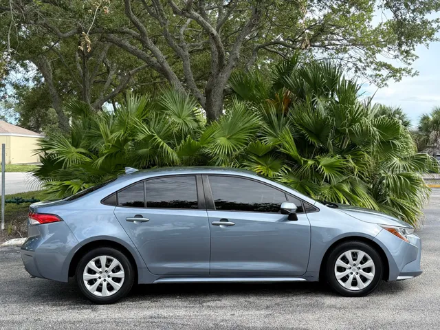 2020 Toyota Corolla LE - Photo 17