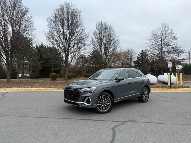 2022 Audi Q3 Premium's photo