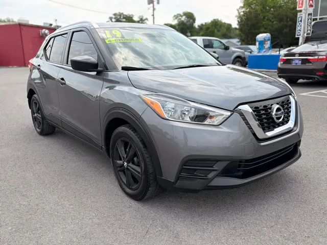 2019 Nissan Kicks 1.6 S's photo