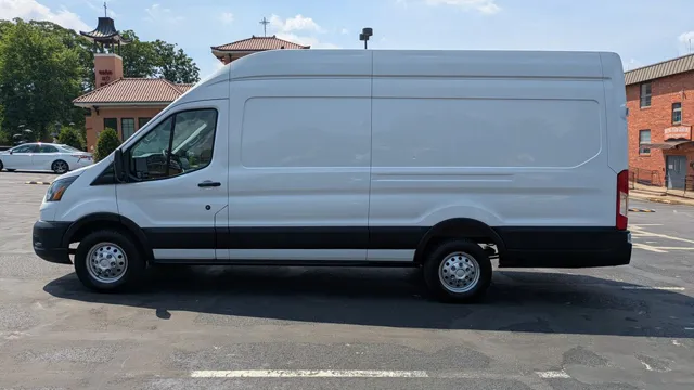 2023 Ford   AWD photo