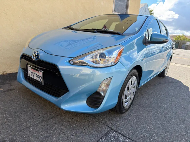 2016 Toyota Prius c Two