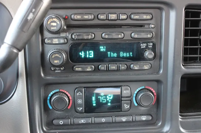 2005 GMC Sierra 2500HD - Photo 37