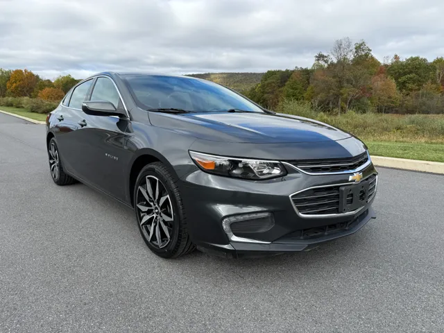 2017 Chevrolet Malibu 1LT photo 3