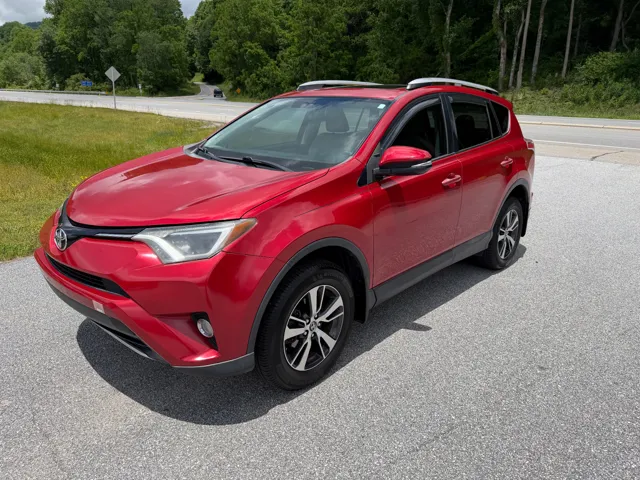 2016 Toyota RAV4 XLE AWD's photo