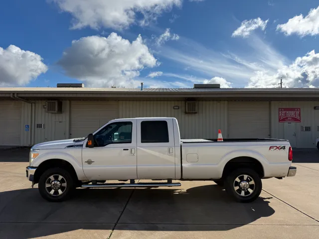 2016 Ford F-350 Super Duty Lariat's photo