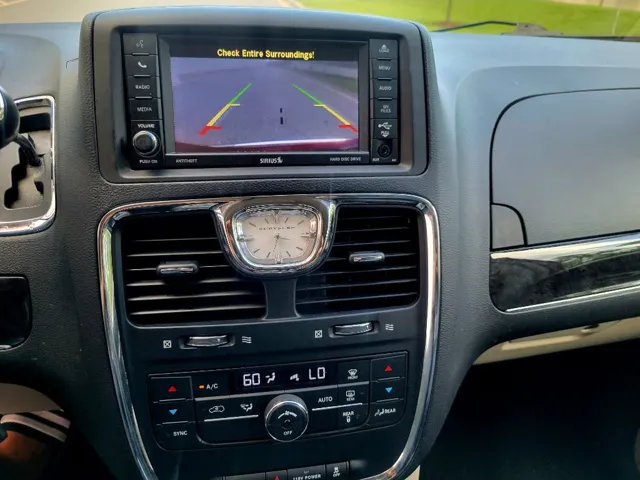 2015 Chrysler Town & Country Touring - Photo 17