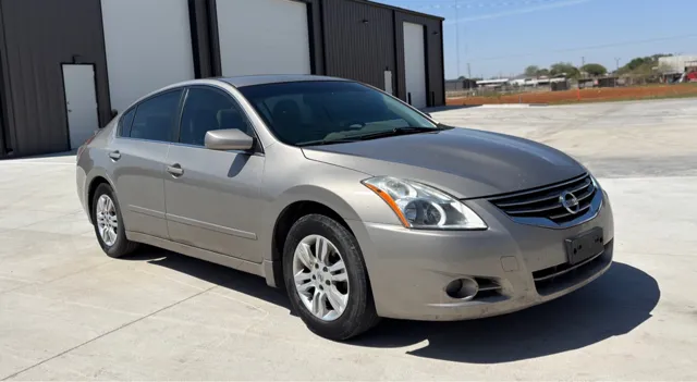 2012 Nissan Altima S's photo