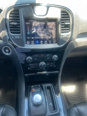 2019 Chrysler 300 S - Photo 13