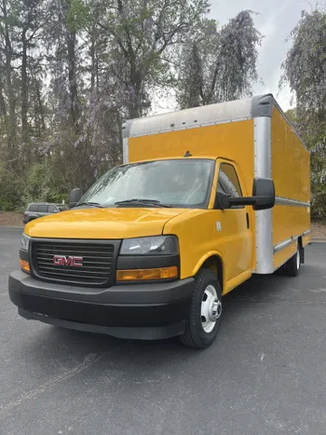 2021 GMC Savana Cutaway