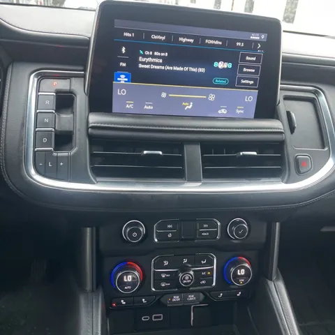 2021 Chevrolet Suburban LT - Photo 14