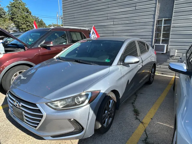 2017 Hyundai Elantra SE's photo