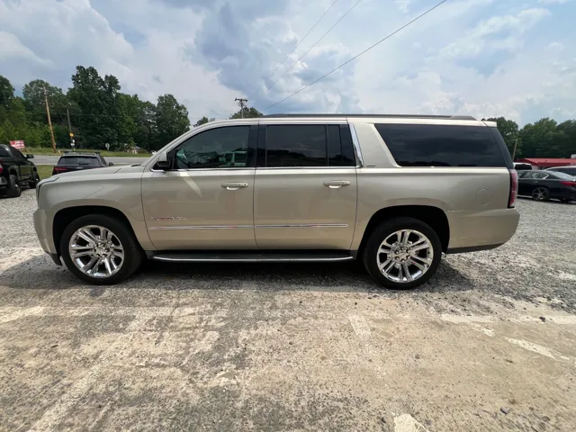 2016 GMC Yukon XL SLT - Photo 2