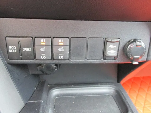 2016 Toyota RAV4 SE - Photo 15