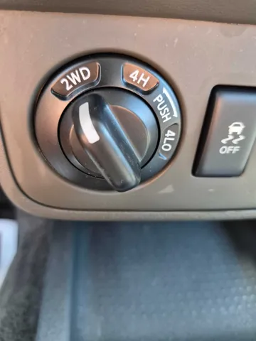 2017 Nissan Frontier SV - Photo 27