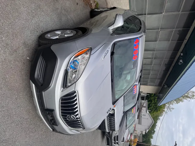 Vehicle Image 2