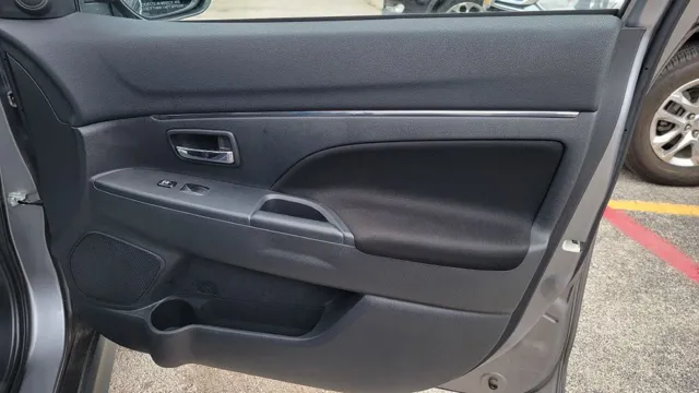 2020 Mitsubishi Outlander Sport ES - Photo 11