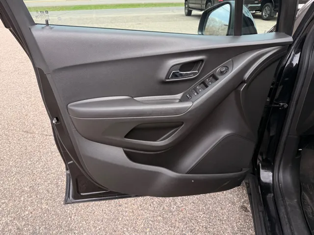 2020 Chevrolet Trax LT - Photo 11