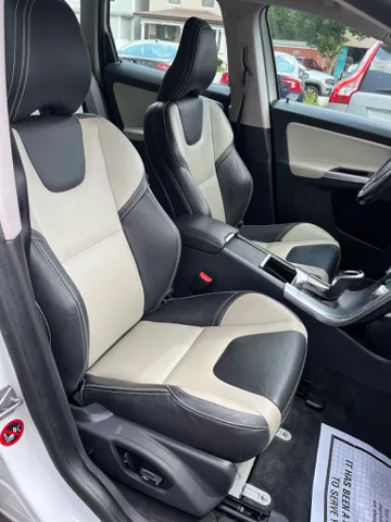 2017 Volvo XC60 T5 Dynamic - Photo 16