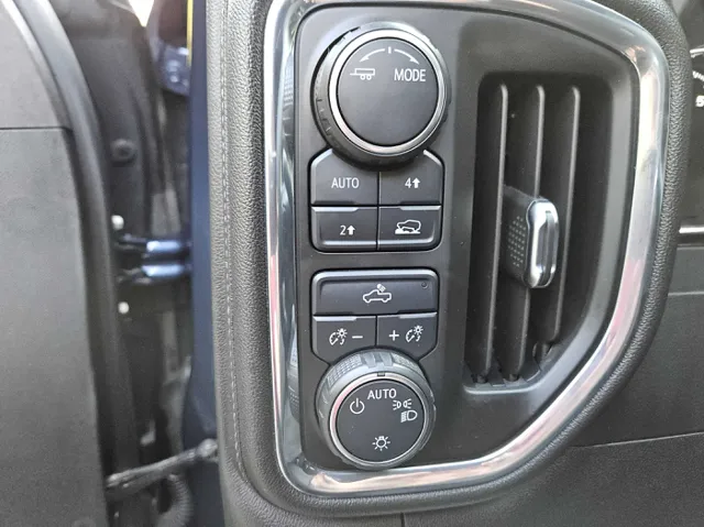 2021 Chevrolet Silverado 1500 LT photo 12
