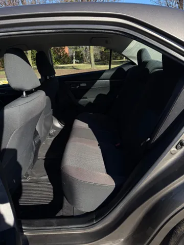 2019 Toyota Corolla LE - Photo 11