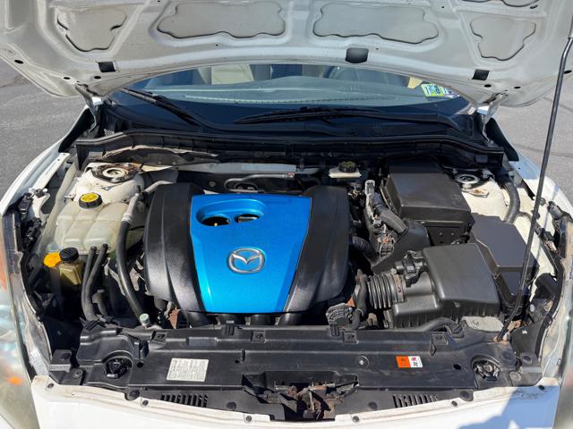 2012 Mazda MAZDA3 i Touring 4-Door