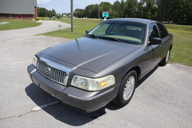 2007 Mercury Grand Marquis LS's photo