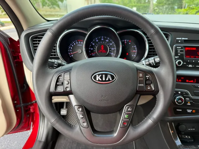 2012 Kia Optima EX - Photo 9