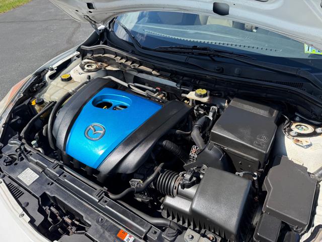 2012 Mazda MAZDA3 i Touring 4-Door