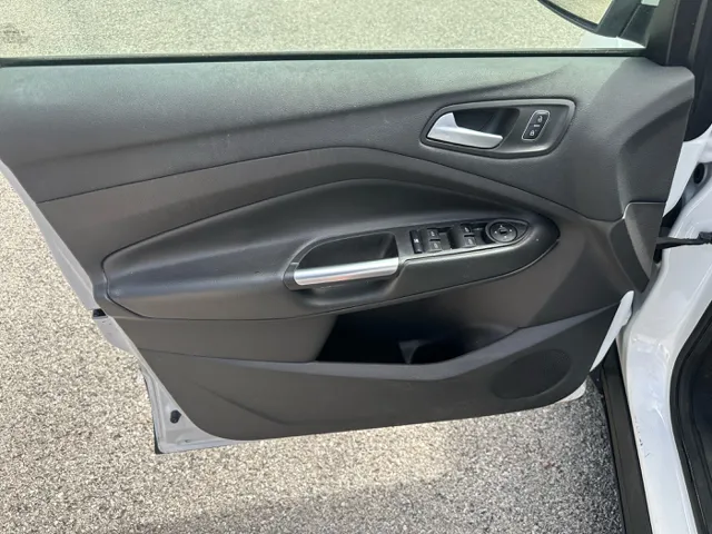 2018 Ford Escape SE - Photo 18