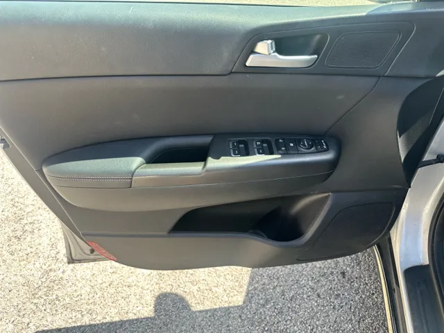2020 Kia Sportage S - Photo 19
