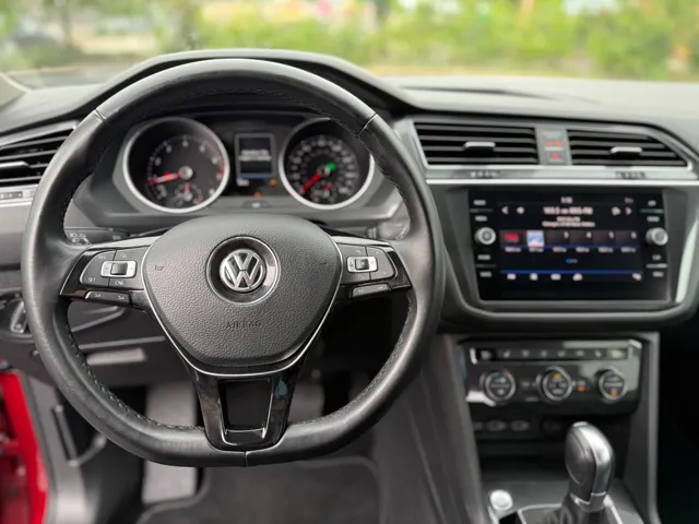 2018 Volkswagen Tiguan SE - Photo 21