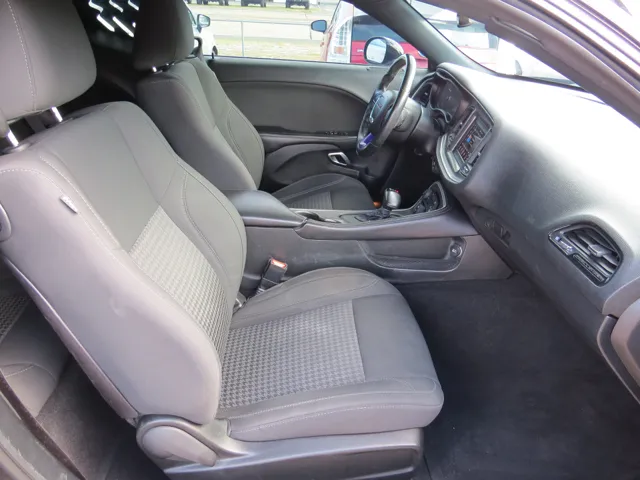 2019 Dodge Challenger SXT photo 12