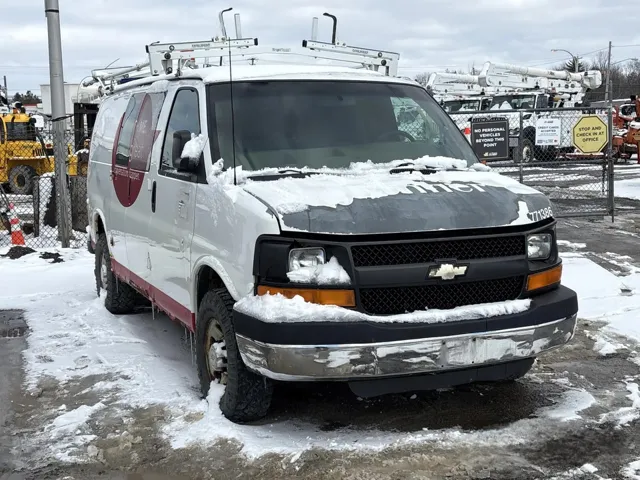 2011 Chevrolet Express 2500 Work Van HD's photo