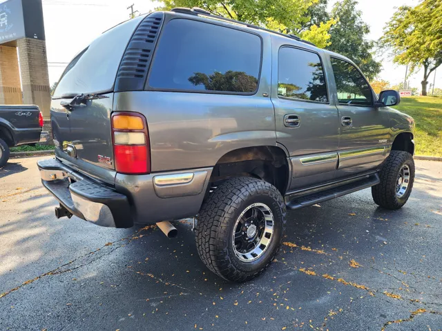 2001 Gmc Yukon SLE photo 6