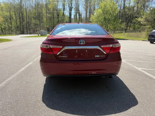 2016 Toyota Camry XLE Hybrid - Photo 9